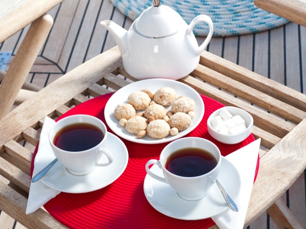 Onboard entertaining on yachts and boats