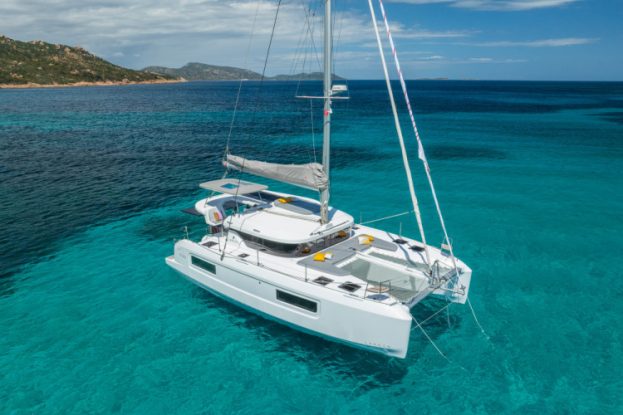 LAGOON 38