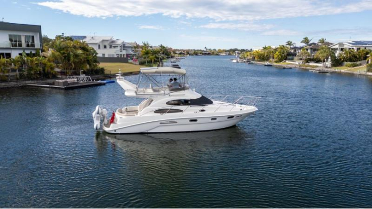 2010-sealine-f37-flybridge-id-5161103-yacht-and-boat-sales